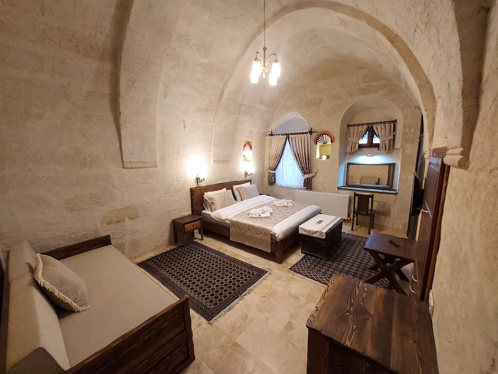 Deluxe Room - Photo 10
