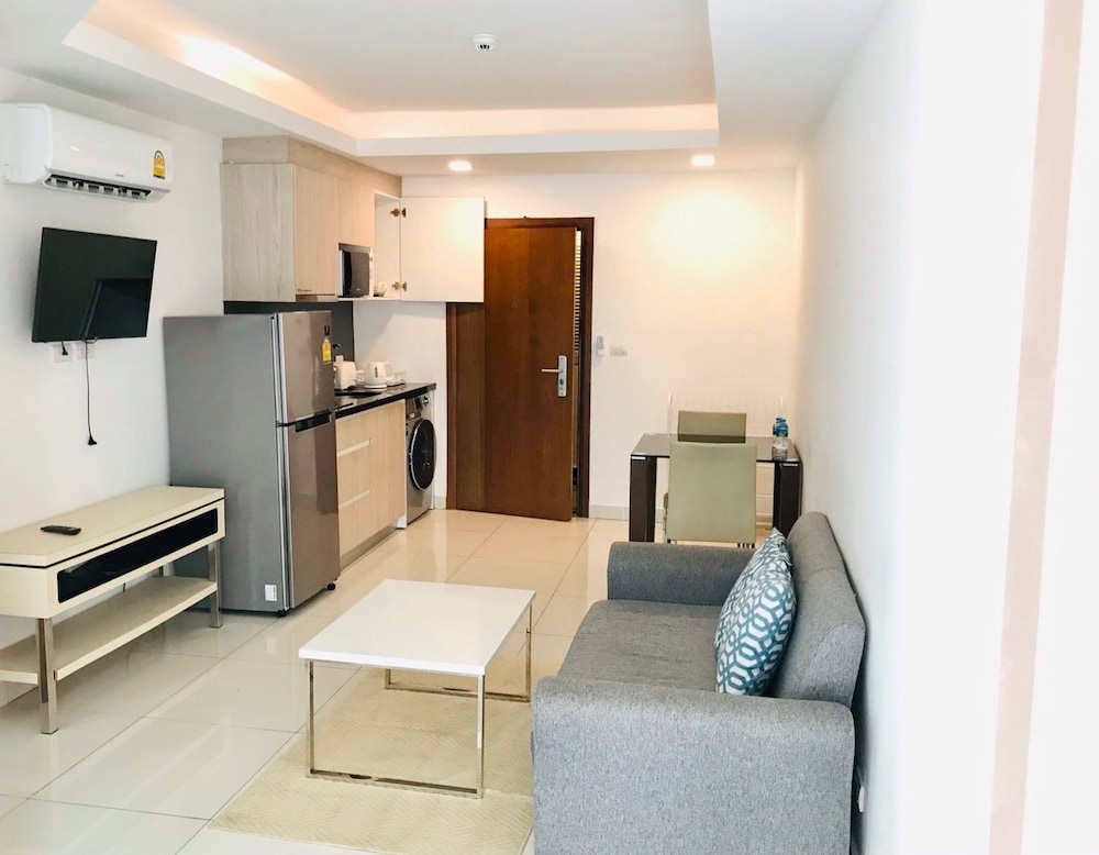 1 Bedroom Apartment photo 2
