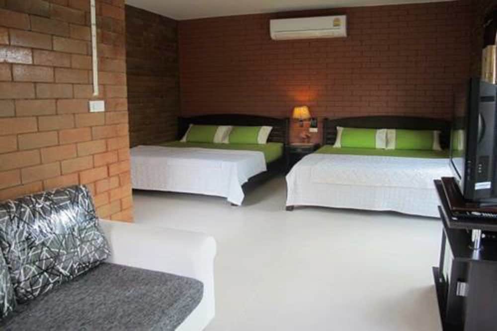 Vip Family Room photo 1