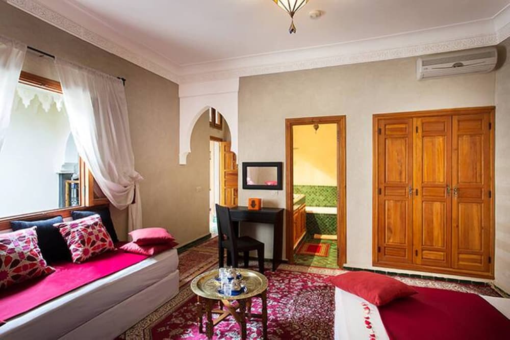 Superior Suite, Private Bathroom (Orange)