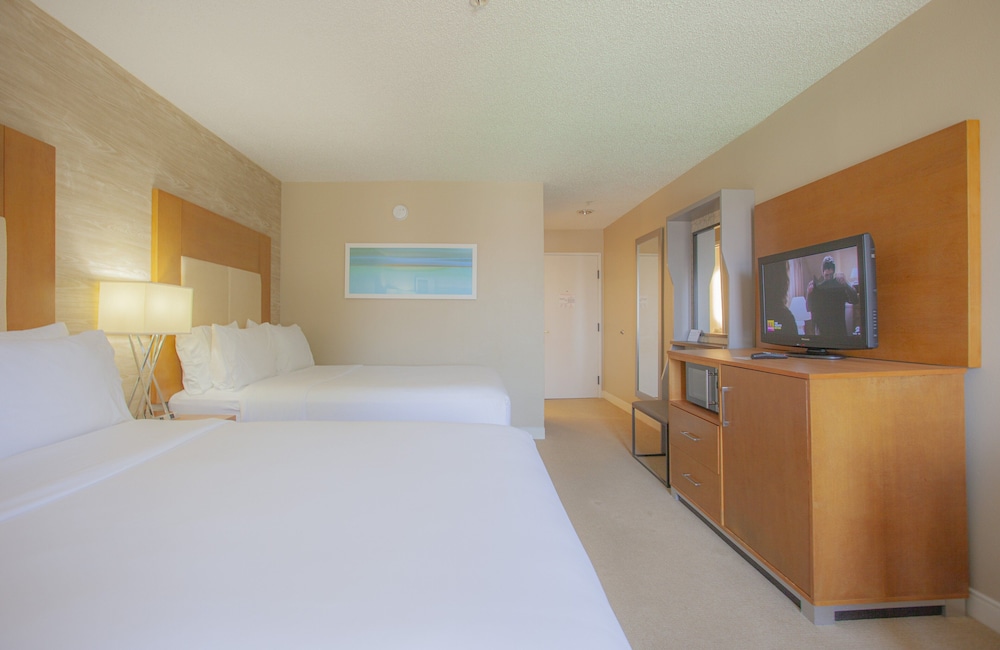 Suite, 2 Queen Beds - Photo 6