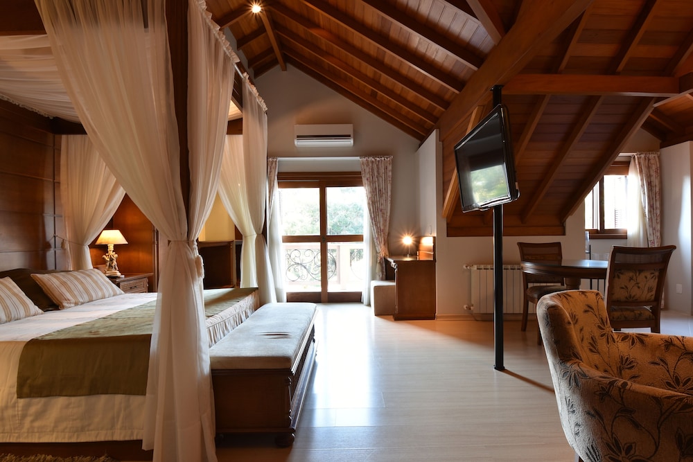 Grand Master Apartment