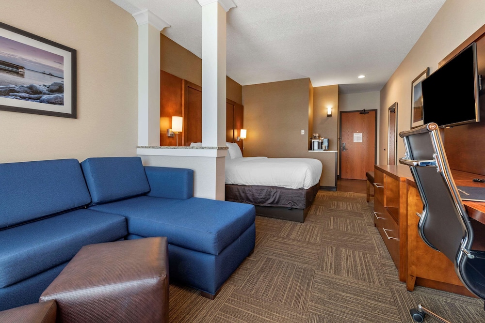 Standard King City Suite - Photo 3