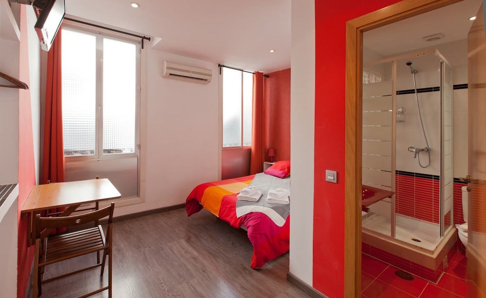 Basic Double Room, Private Bathroom photo 2