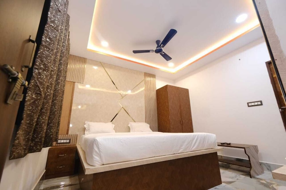 Superior Room, City View