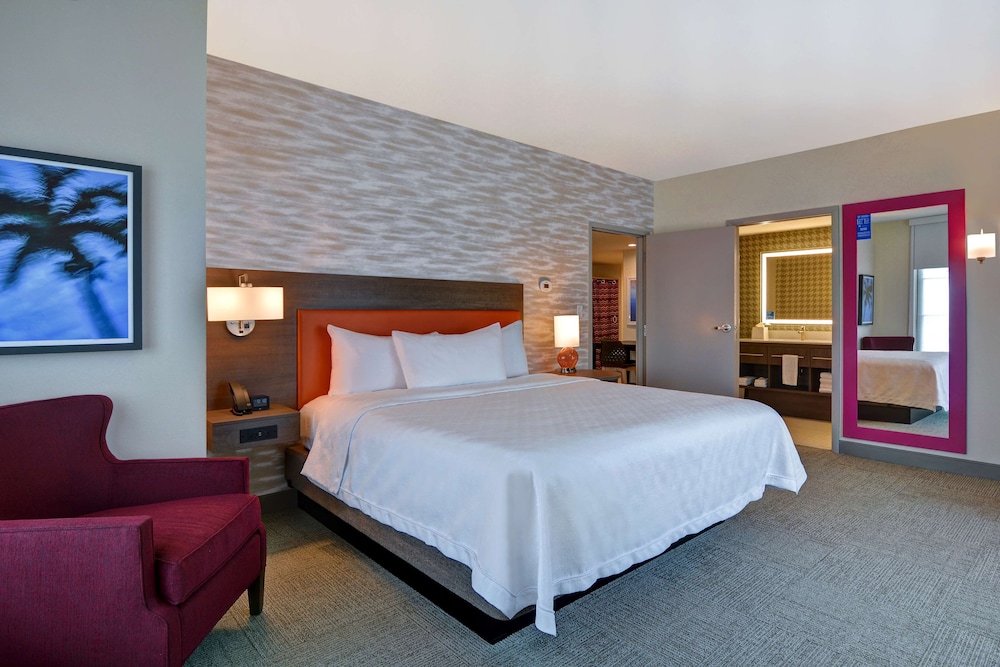 Studio, 2 Queen Beds, Accessible, Bathtub