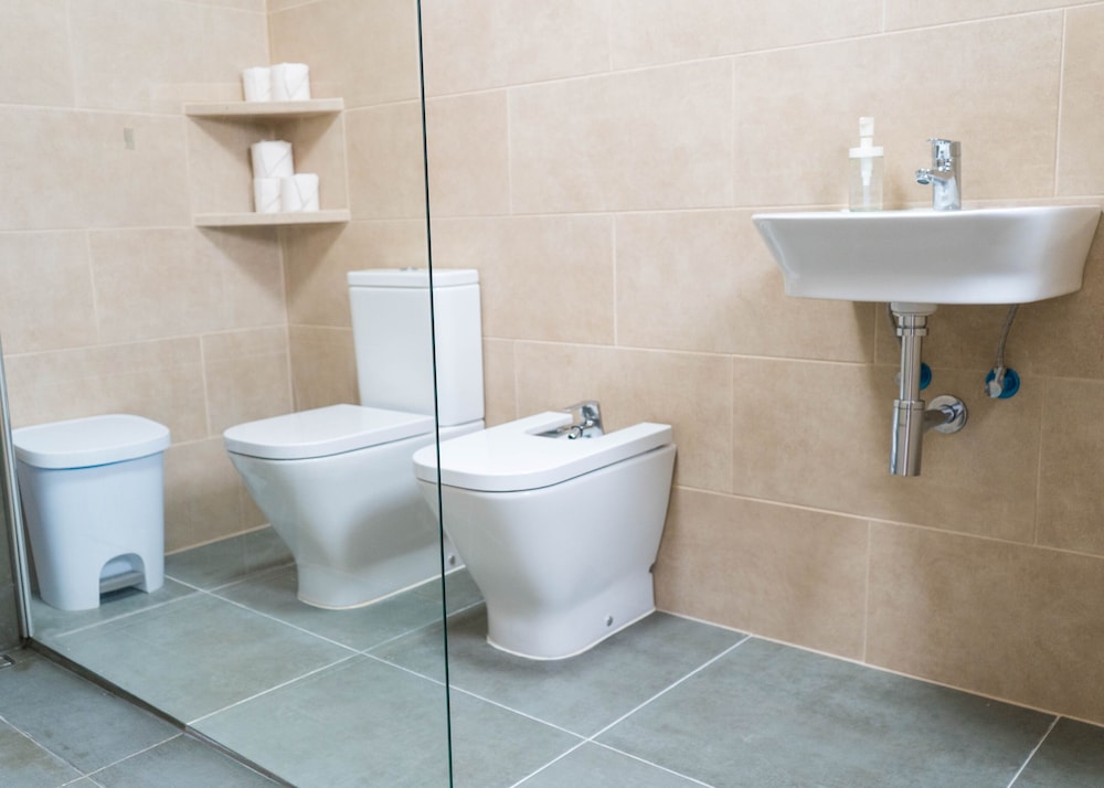 Single Room, Shared Bathroom (Interior) photo 2