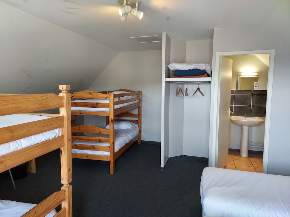Family Room, Multiple Beds, Air conditioning, Garden View photo 3