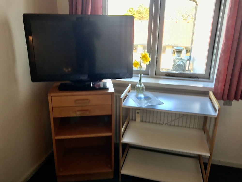 Basic Apartment photo 2