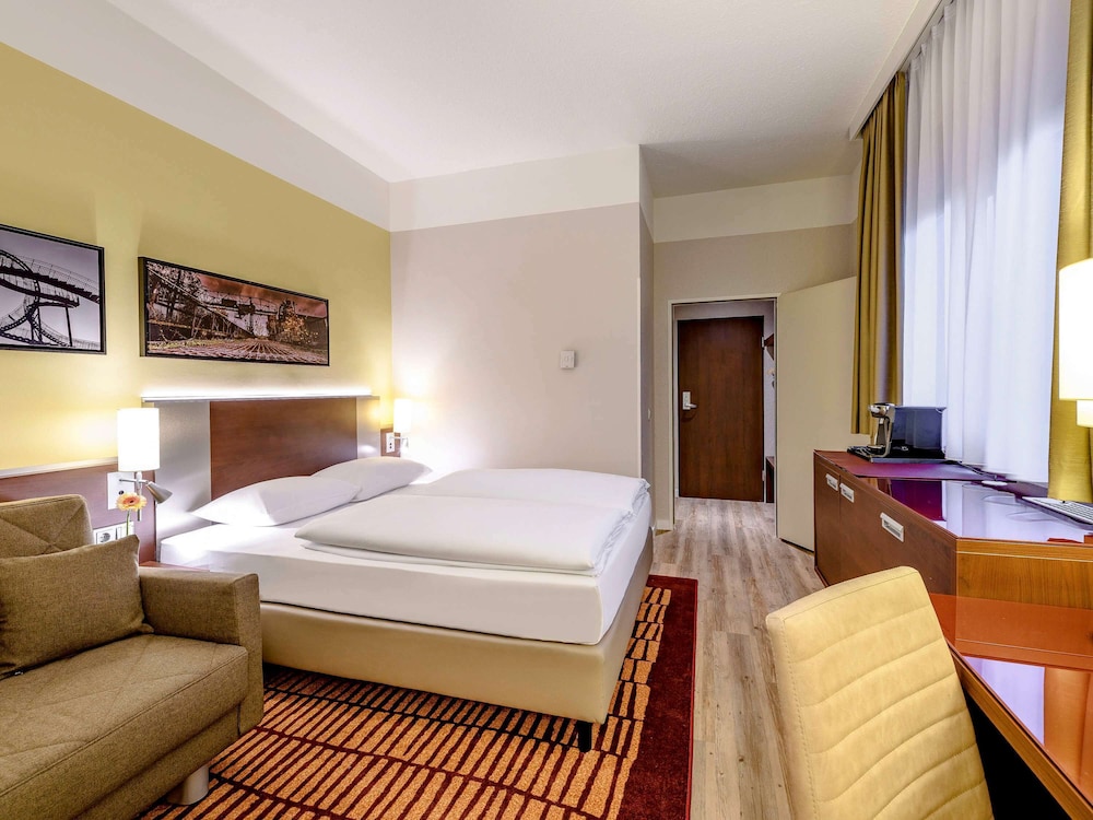 Standard Room, 1 Double Bed with Sofa bed - Photo 6