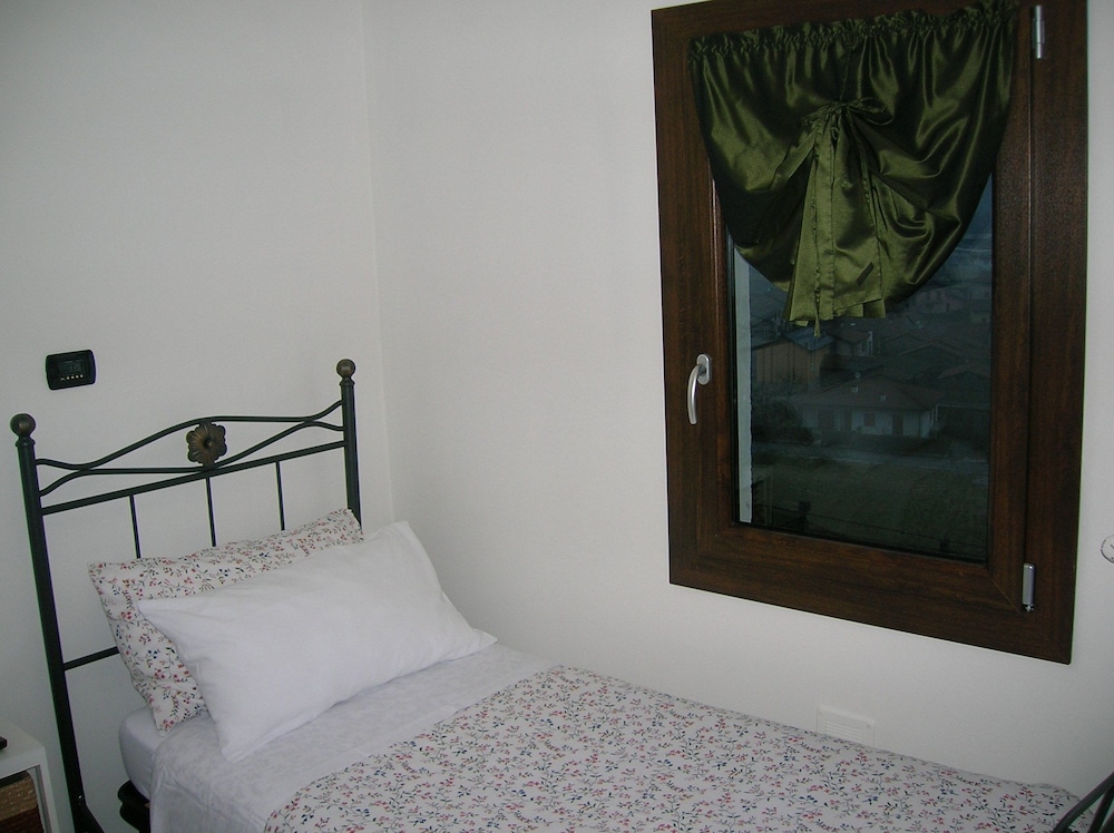 Room, 2 Twin Beds, Private Bathroom photo 2