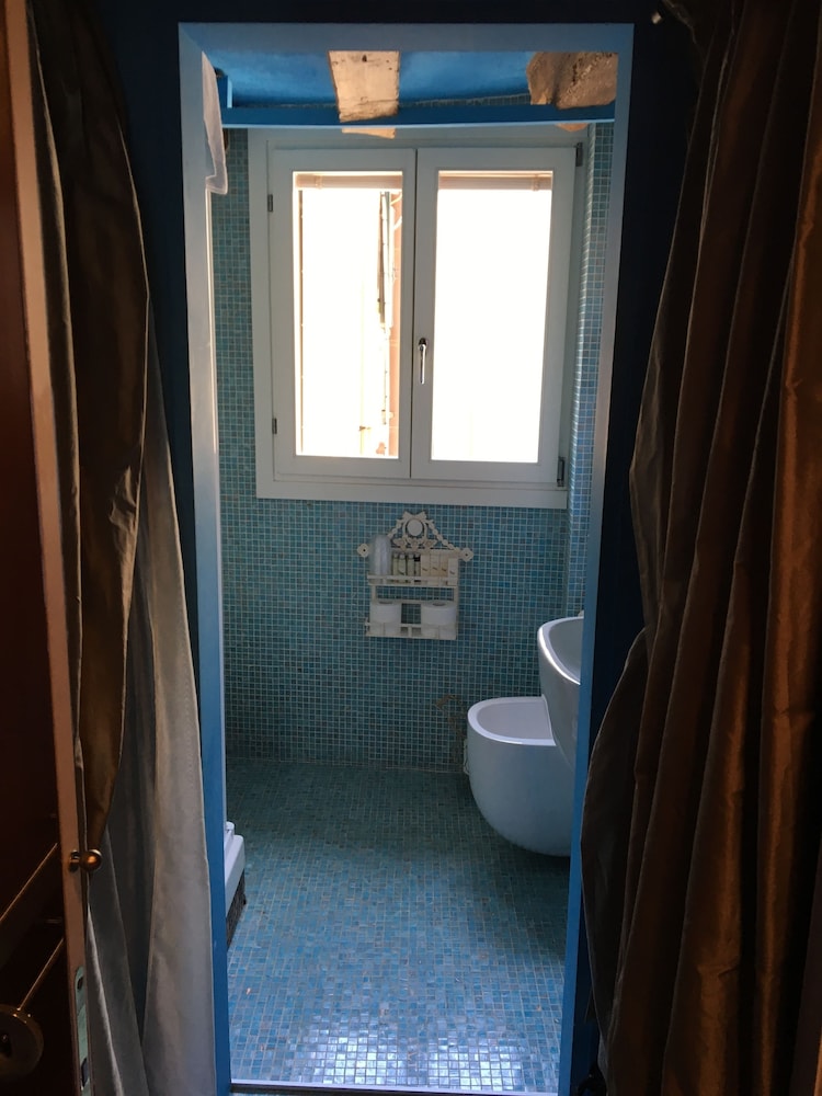 Quadruple Room, Private Bathroom photo 3