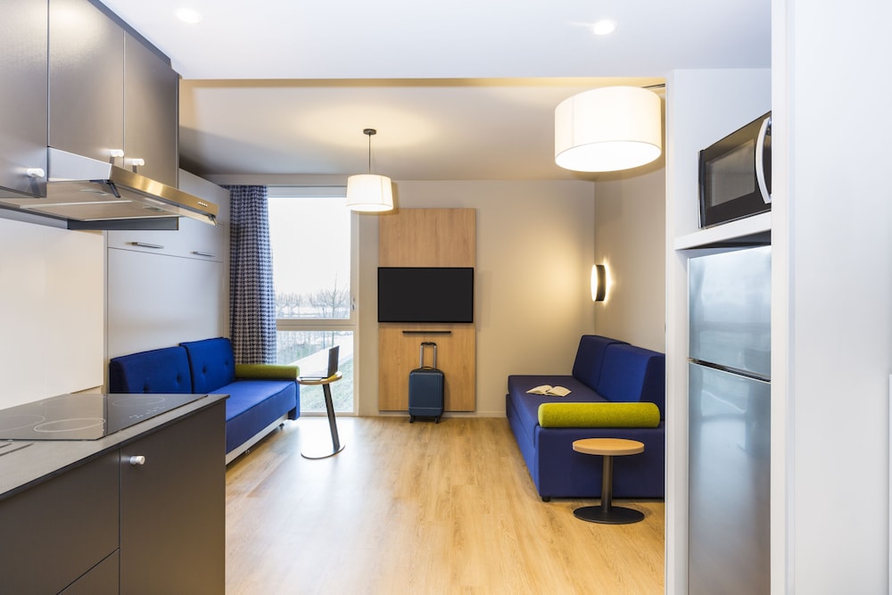 Studio, Multiple Beds - Photo 6