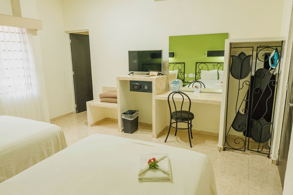 Economy Double Room, 2 Double Beds, Non Smoking photo 2