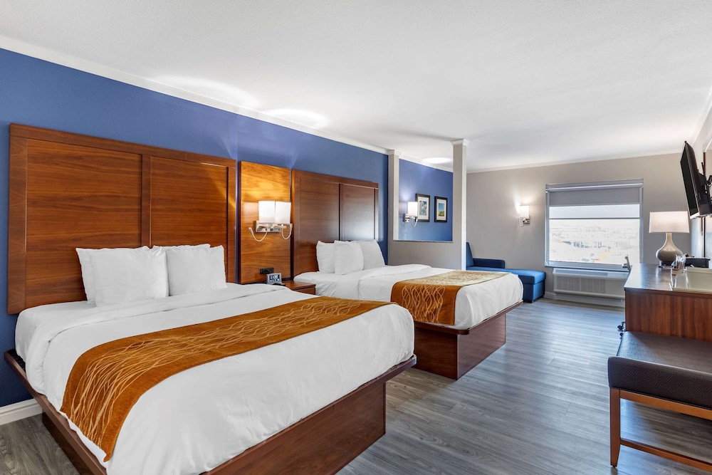Suite, Multiple Beds, Corner (Upgrade)