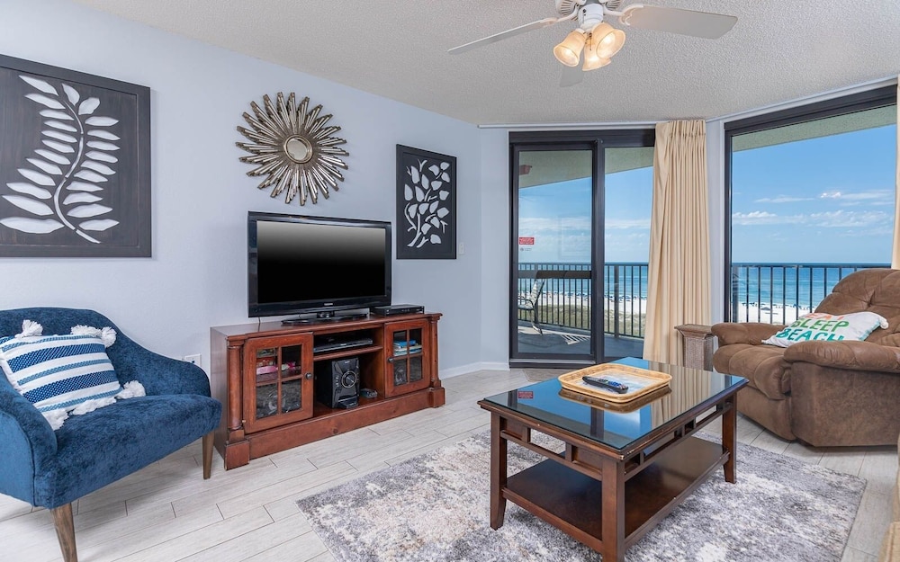 Condo, 2 Bedrooms