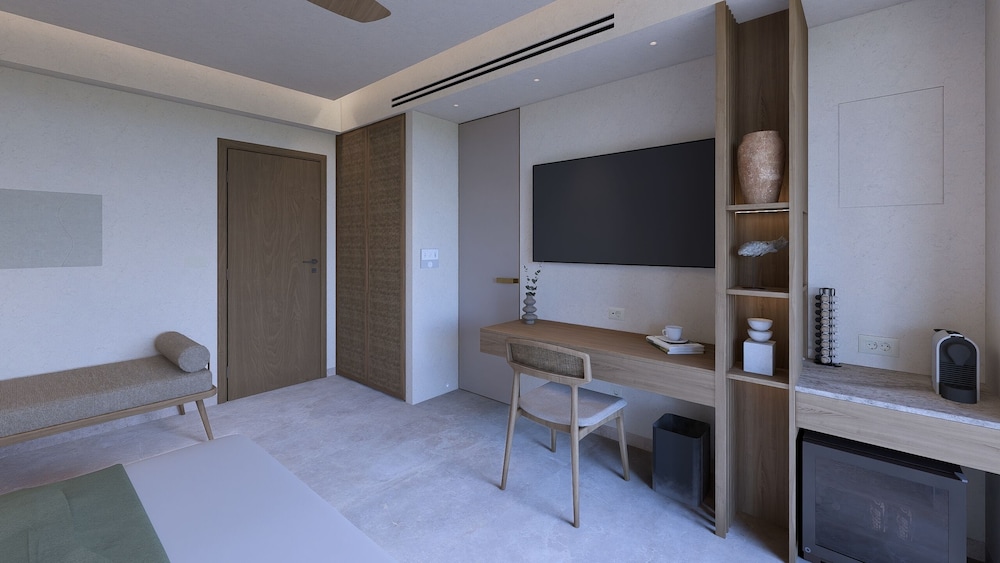 Sunset Room with Private Pool photo 3
