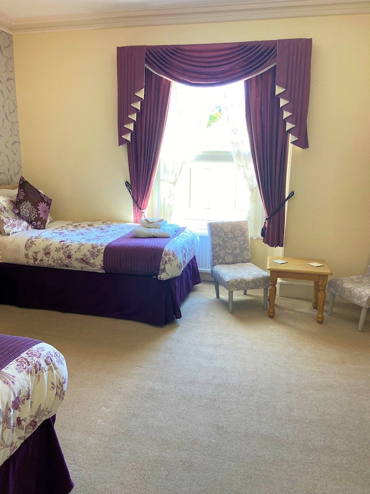 Double or Twin Room, Ensuite photo 2