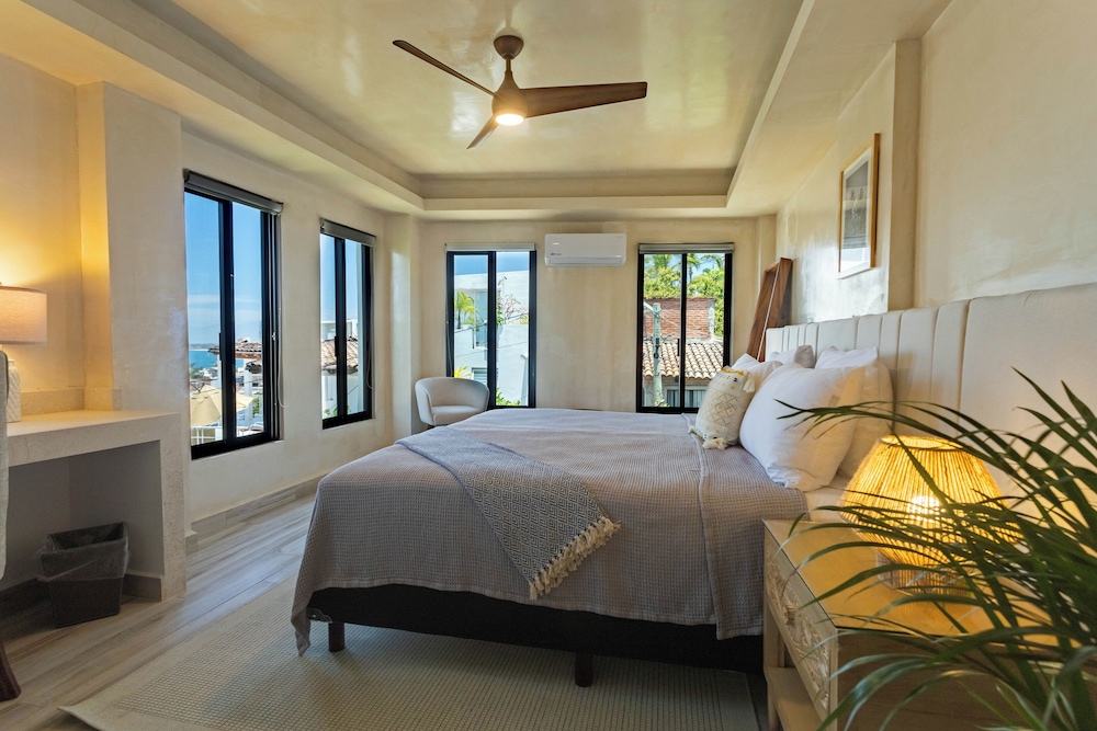 Quiet - Standard Partial Sea View