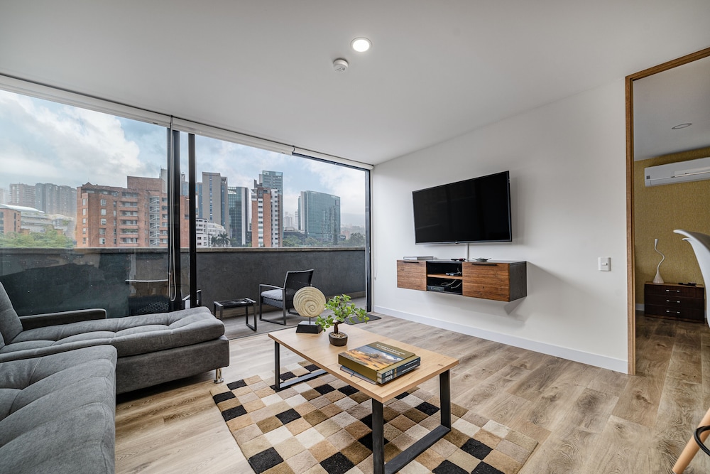 Apartment (703) photo 1