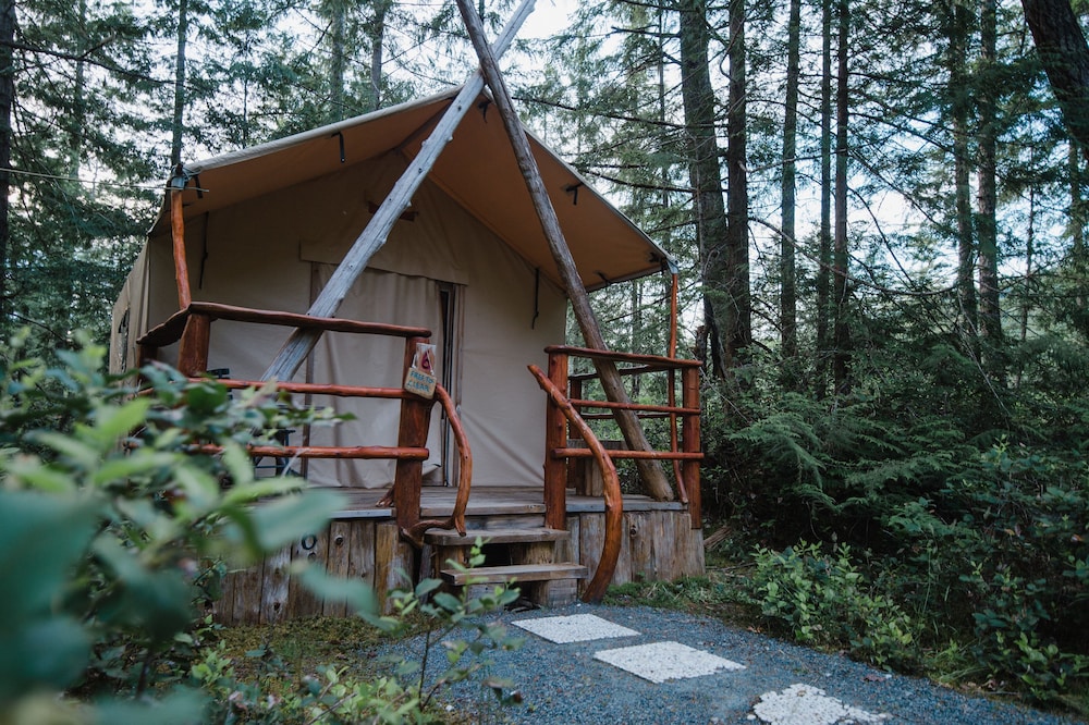Traditional Tent, 1 Queen Bed, Patio photo 1