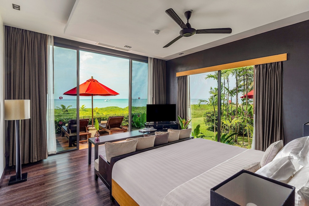 Villa, 1 King Bed, Oceanfront - Photo 11