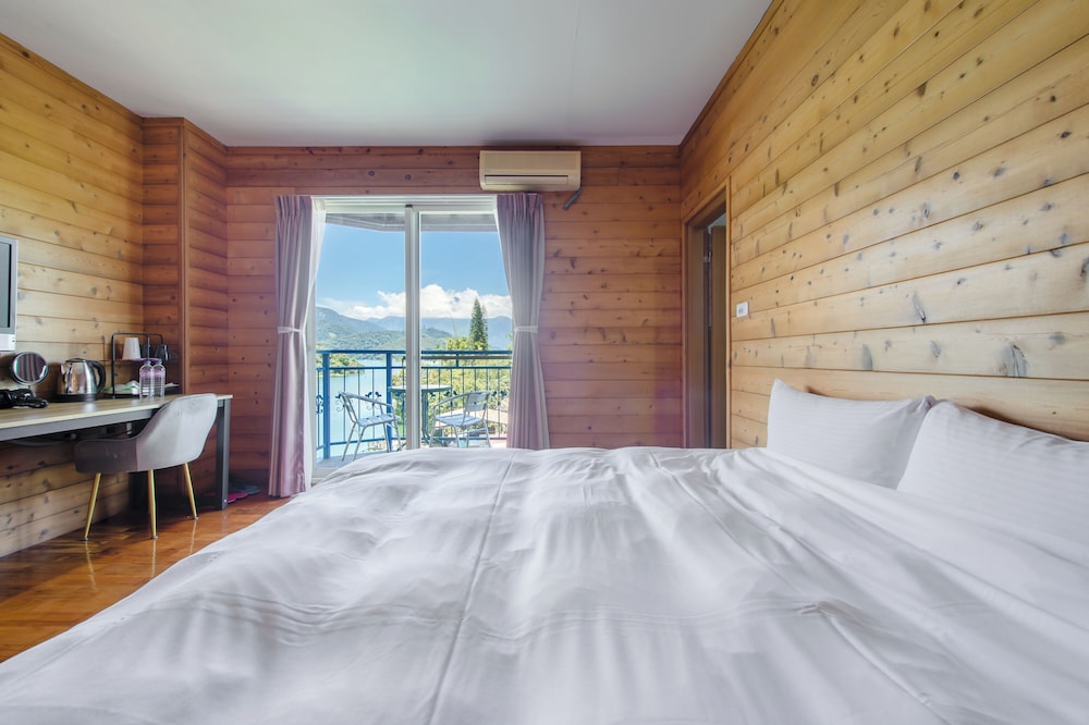 Double Room with Mountain View - Photo 6