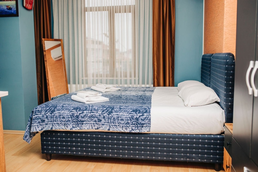 Standard Room photo 2