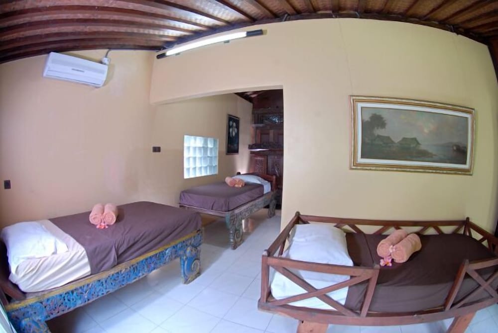 Villa (Joglo 3) photo 2
