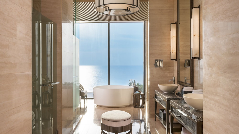 Suite, 2 Bedrooms, Club Lounge Access, Ocean View (Bridge) thumbnail 5