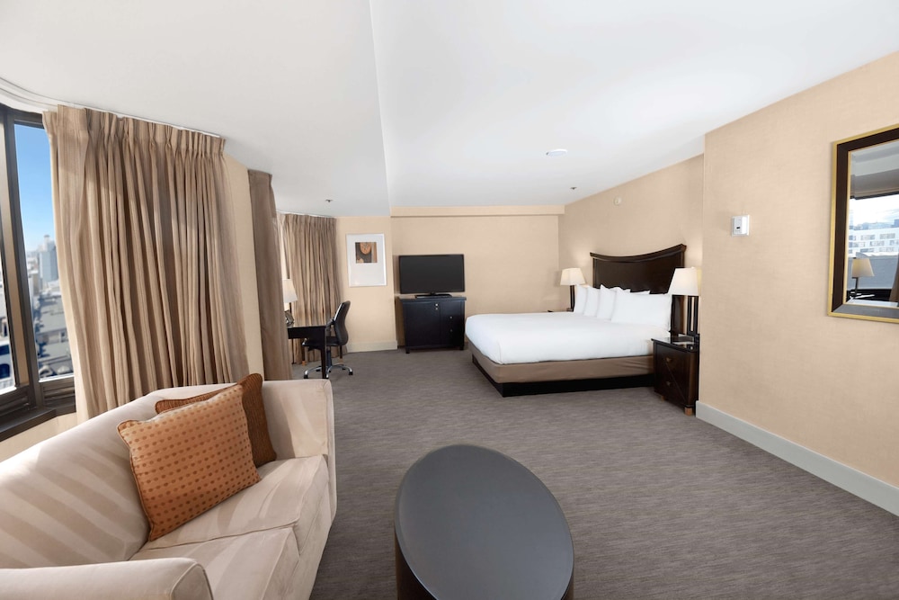 Junior Suite, 1 King Bed - Photo 3