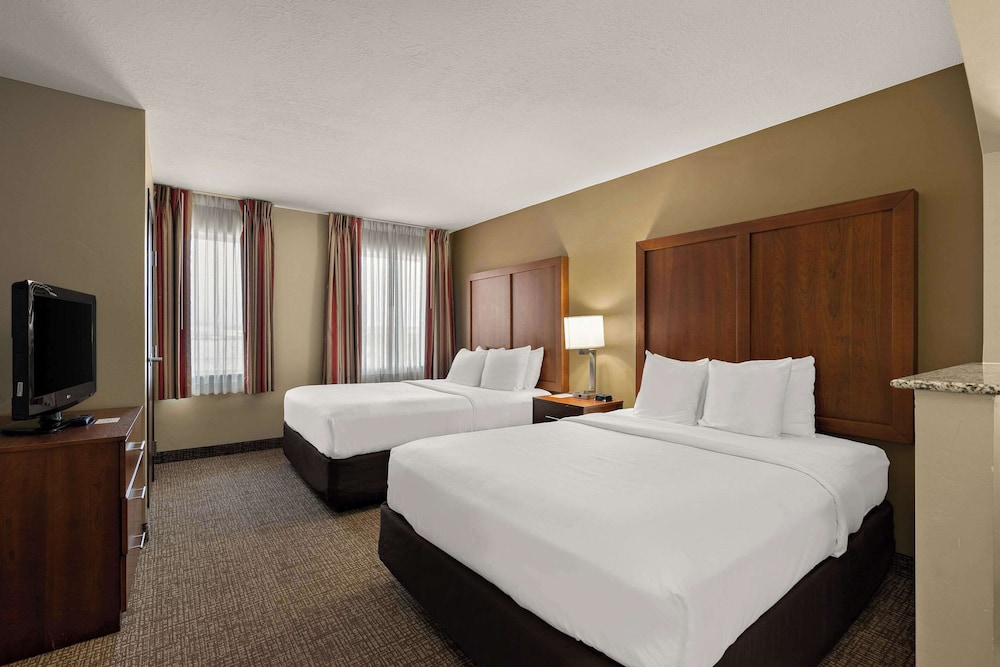 Suite, Multiple Beds, Non Smoking photo 1