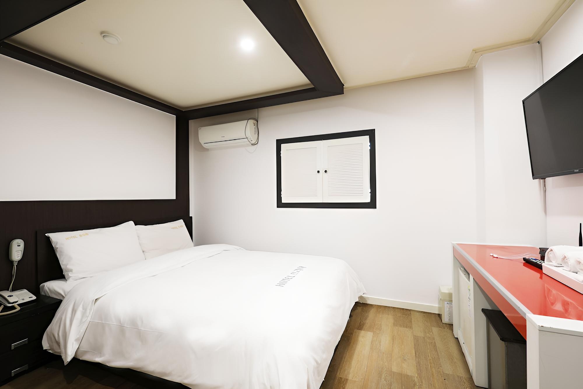 Basic Double Room photo 3