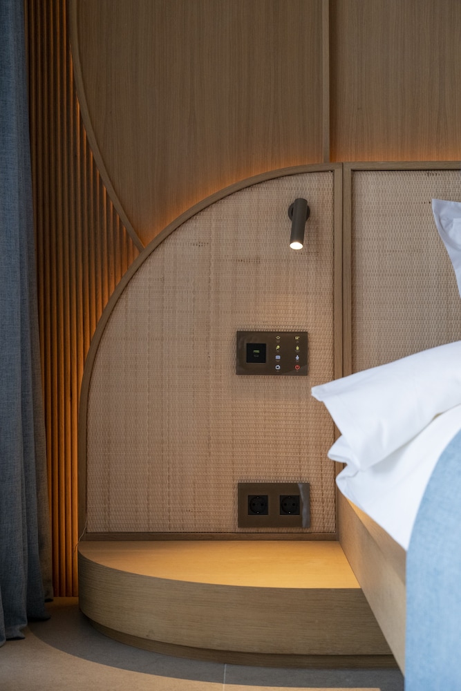 Deluxe Room - Sea View - Photo 7