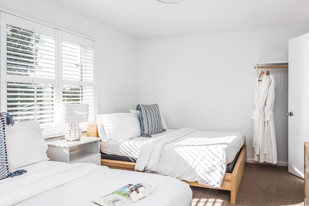 Two Bedroom Apartment Three Full photo 2
