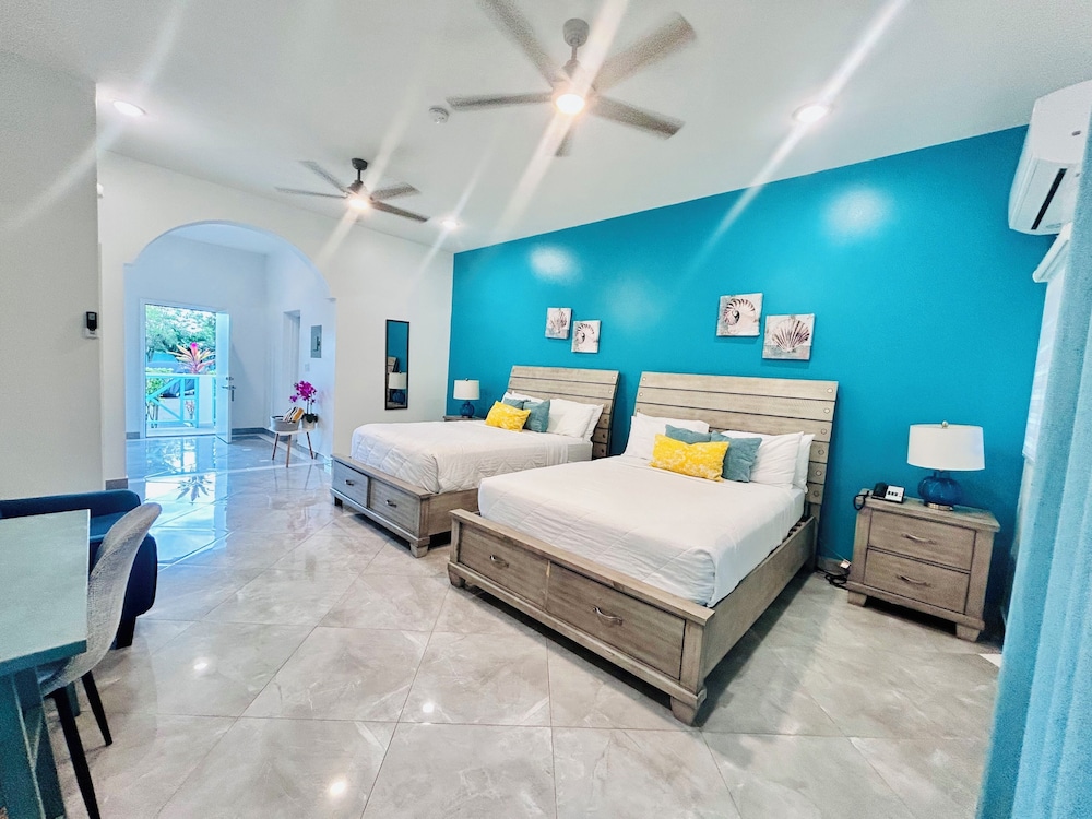 Deluxe Single Room, 2 Double Beds, Balcony photo 3
