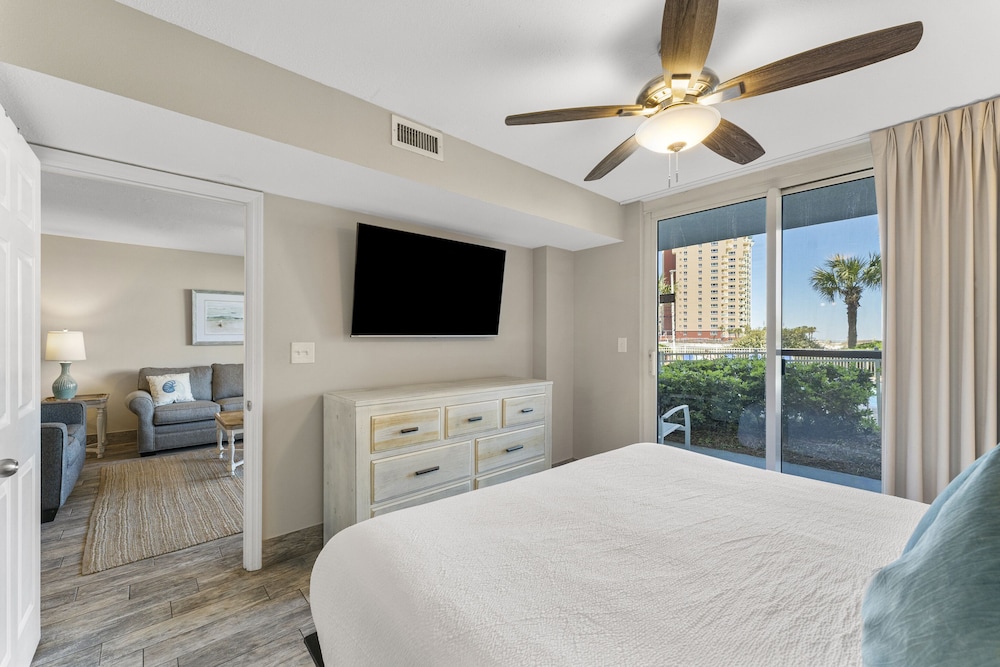 Condo, 2 Bedrooms, Pool View (113) photo 2