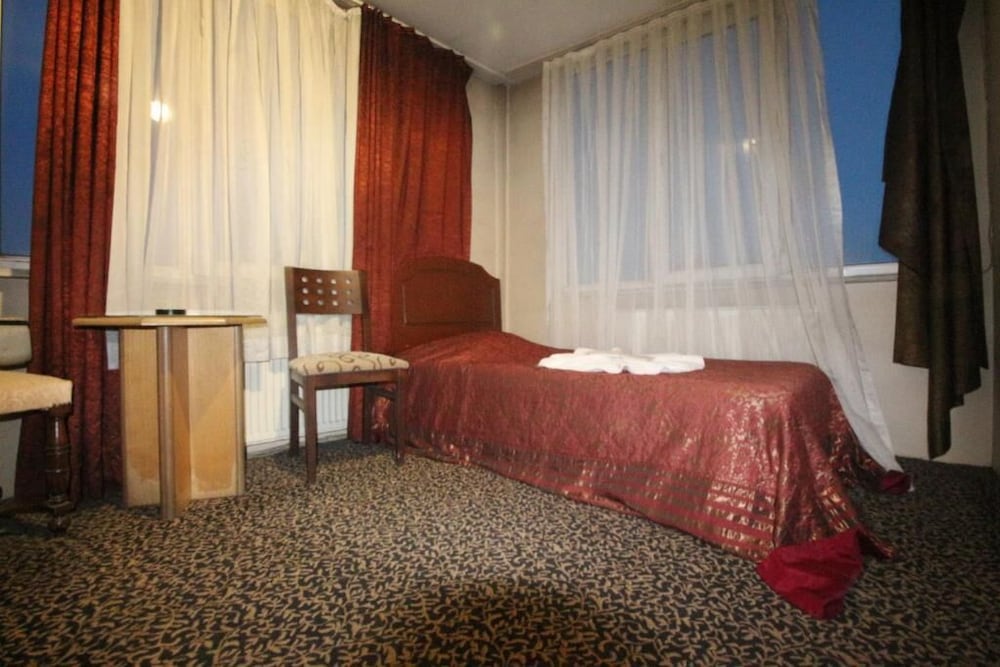 Economy Room, City View photo 2