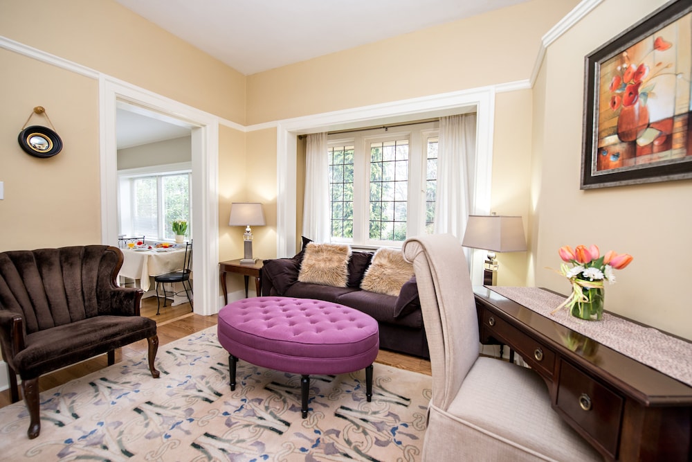 Deluxe Suite, 1 Queen Bed with Sofa bed, Kitchen (Master Suite) photo 1