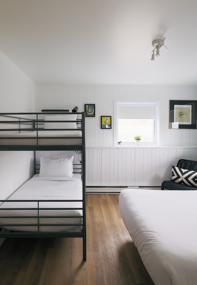 Economy Room, Multiple Beds, Private Bathroom photo 1