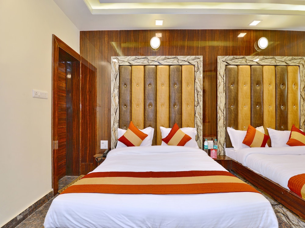 Deluxe Double Or Twin Room, 1 King Bed photo 3