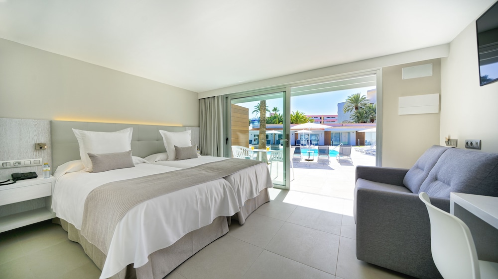 Junior double or twin room