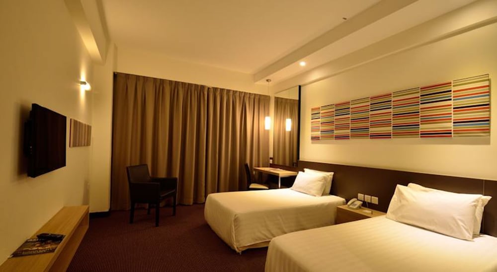 Deluxe Room, 2 Twin Beds - Photo 4