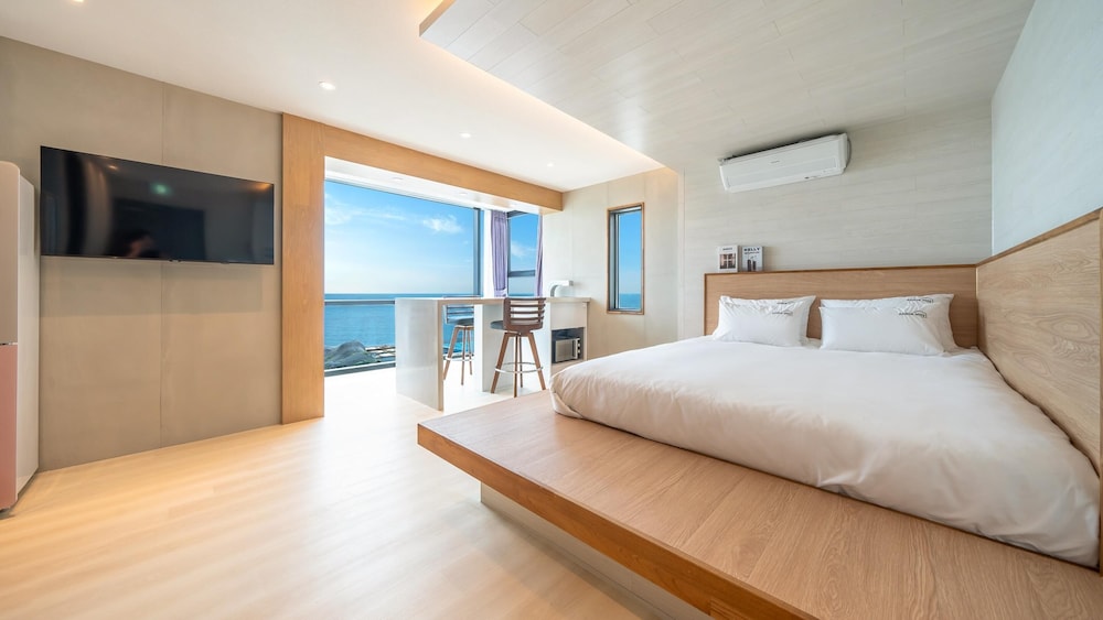 Basic Room, 1 Bedroom (Room 302) - Photo 1