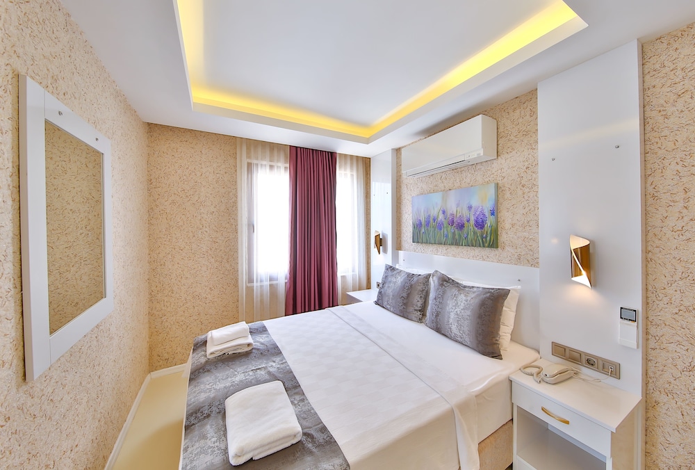 Family Room, Balcony, Sea View photo 1