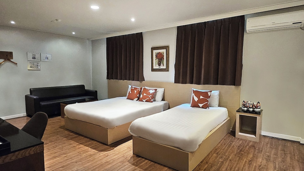 Suite Twin Room photo 3