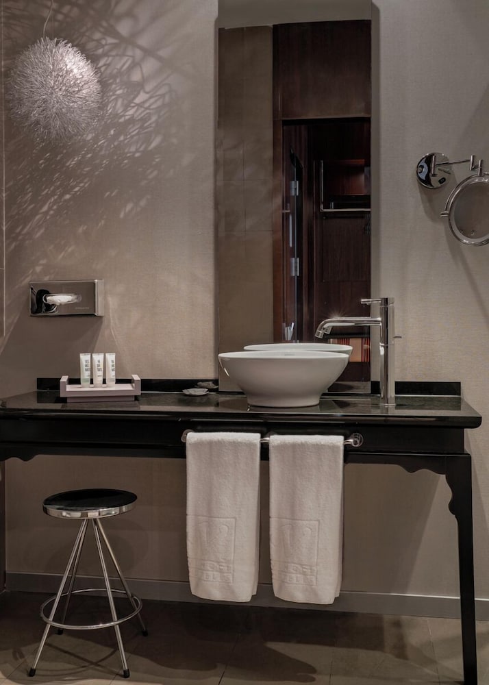Superior Room, City View - Photo 8