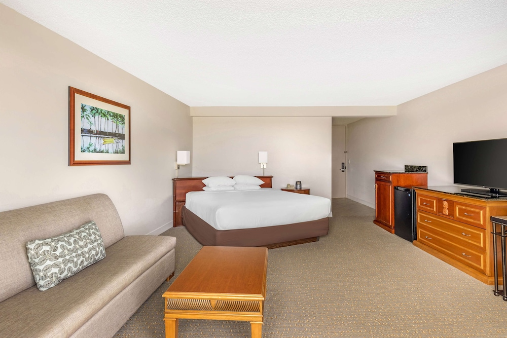 Room, 1 King Bed with Sofa bed, Accessible, Resort View (Roll-In Shower, Hearing)
