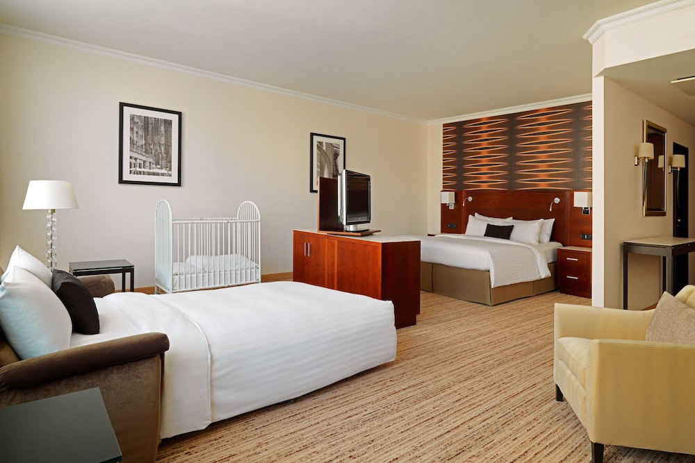 Family Studio, 1 King Bed