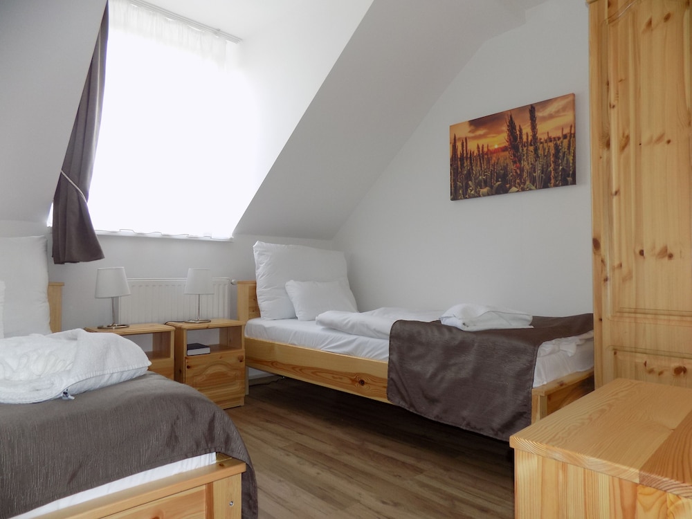 Basic Double or Twin Room, 1 Bedroom, Non Smoking, Air conditioning photo 3